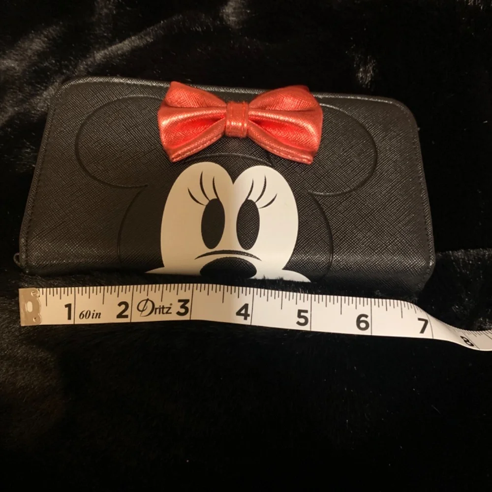 💥SOLD💥Disney Minnie Mouse Wallet - Picture 2 of 4